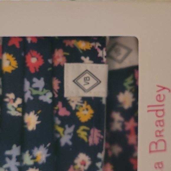 NIB Vera Bradley 2pk Pleated Face Mask - Picture 2 of 3